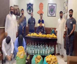  ایکسائزایند نارکوٹیکس کنٹرول حکام کی کورنگی اورلانڈھی میں کارروائی کرتے ہوئے دوملزم گرفتار کرلئے ۔ملزموں سے15کلوگرام منشیات اوردیگرنشہ آوراشیاء برآمد کرلی
