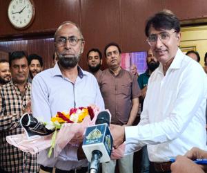 پاکستان ٹیلی وژن کراچی مرکز سے ریٹائر ہونے والے چھ  افسران اور ملازمین کے اعزاز میں انتظامیہ کی جانب  شاندار تقریب کا انعقاد