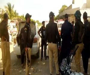  کراچی منگھوپیر مہران سٹی میں  علاقہ مکینوں کا کنسٹرکشن کمپنی کے دفتر پر حملہ ۔ایک شخص جاں بحق اور پانچ افراد زخمی ہوگئے۔