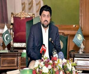 گورنر ہاؤس میں تالے لگانے اور قائم مقام گورنر سندھ اویس قادر شاہ کو داخلے کی اجازت نہ ملے کے خلاف درخواست