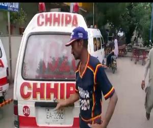  کراچی  ملیر ماڈل کالونی میں سڑک پر تعمیراتی کام کے دوران مٹی کاتودہ گرنے سے مزدور جاں بحق ہوگیا