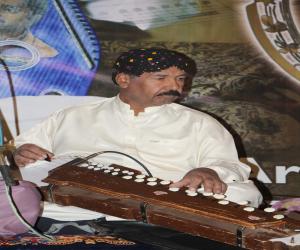 بلوچستان کے معروف بینجو نواز استاد محمد رفیق  صرف فنکار نہیں، تہذیب کا ترجمان تھا، اطہر منگی