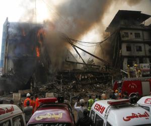 گل پلازہ: ملبے کے نیچے دبے خواب، اور اوپر زندہ لاشیں