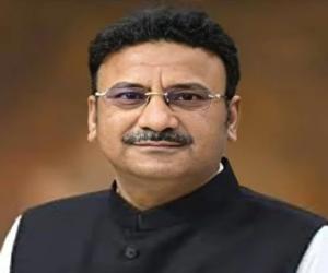 سندھ حکومت کی سرینڈر پالیسی کے مثبت نتائج، کشمور میں 38 ڈاکوؤں نے ہتھیار ڈال دیے