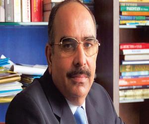 نیب کراچی  کی بحریہ ٹاون کے خلاف کارروائی۔ بحریہ ٹاون ٹو  کی تمام زمین اور بحریہ ٹاون  کراچی میں  ملک ریاض  حسین کی حویلی منجمد۔