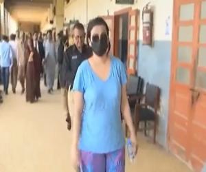    کراچی سے منشیات فروشی، قتل اور اسلحہ برآمدگی کیس میں گرفتار ملزمہ انمول عرف پنکی  کے خلاف  چالان پیش کرنے کےلئے مہلت طلب کرلی گئی۔ 