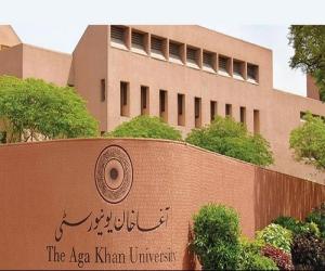 کراچی میں آغا خان یونیورسٹی اسپتال نے جدید روبوٹک سرجری کے فروغ کے لیے دو مفاہمتی یادداشتوں پر دستخط کر دیے