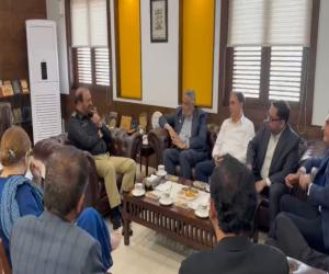 کراچی میں آئی جی سندھ جاوید عالم اوڈھو سے ایف پی سی سی آئی کے نو رکنی وفد نے سینئر نائب صدر ثاقب فیاض مگوں کی قیادت میں سینٹرل پولیس آفس میں ملاقات کی۔